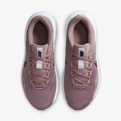 Кросівки Nike Legend Essential 3, рожевий з білим