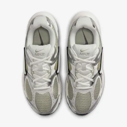 Кросівки Nike W V5 RNR, сріблястий з сірим