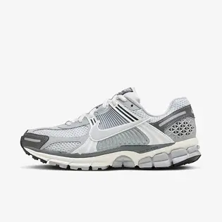Кросівки Nike Wmns Zoom Vomero 5 