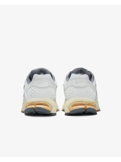Кросівки Nike Zoom Vomero 5, білий з бежевим