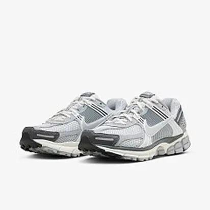 Кросівки Nike Wmns Zoom Vomero 5 