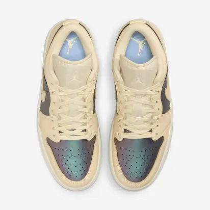 Кросівки W Air Jordan 1 Low Se Muslin Royal Tint Beige