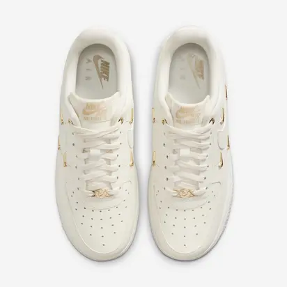 Кросівки Nike WMNS AIR FORCE 1 07 LX