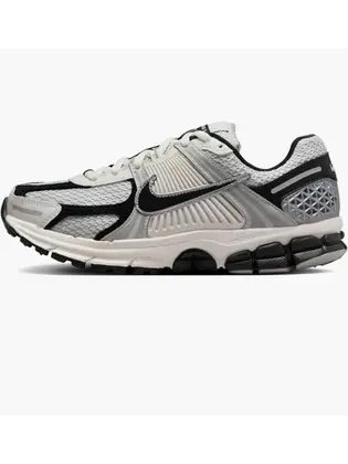 Кросівки Nike Wmns Zoom Vomero 5 