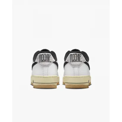 Кросівки жіночі Nike Air Force 1 '07 Black and Summit White 36.5