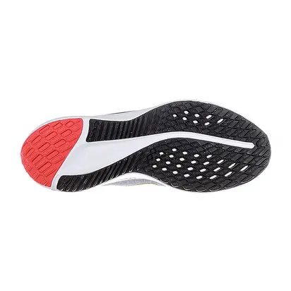 Кросівки бігові Nike QUEST 5, чорний