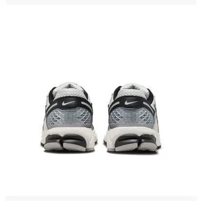 Кросівки Nike Wmns Zoom Vomero 5 