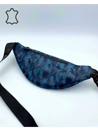 Шкіряна бананка синього кольору