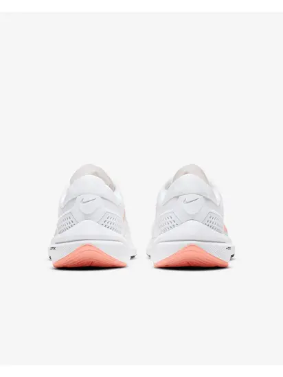 Кросівки бігові Nike Air Zoom Vomero 15