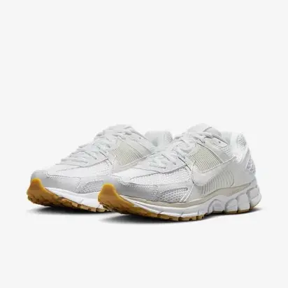 Кросівки Nike W ZOOM VOMERO 5