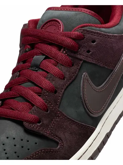 Кросівки W Nike Dunk Low Pro SB QS 'Mahogany Dark Beetroot'