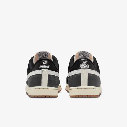 Кросівки Jordan WMNS AIR SKYLINE LOW, чорний з білим