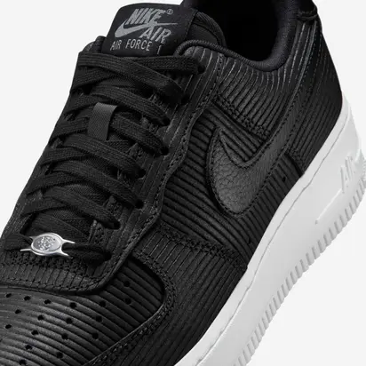 Кросівки Nike W AIR FORCE 1 07, чорний з білим