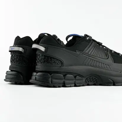 Кросівки Nike W ZOOM VOMERO ROAM, чорний