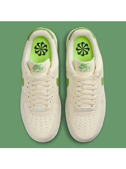 Кросівки Nike Air Force 1 07 NN, бежевий з зеленим