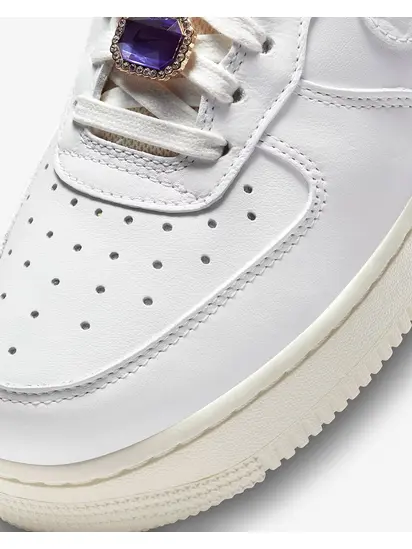 Кросівки Nike WMNS AIR FORCE 1 LO PRM, білий з бежевим