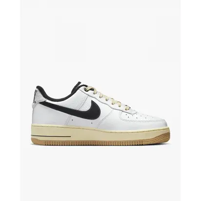 Кросівки жіночі Nike Air Force 1 '07 Black and Summit White 36.5