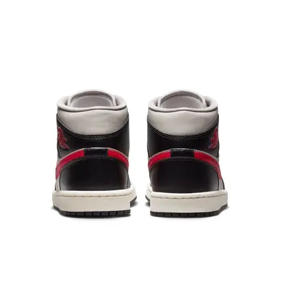 Кросівки AIR JORDAN AIR 1 MID SHOES WHITE/BLACK