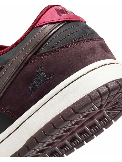 Кросівки W Nike Dunk Low Pro SB QS 'Mahogany Dark Beetroot'