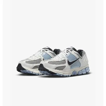 Кросівки Nike W ZOOM VOMERO 5