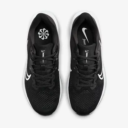Кросівки Nike WMNS QUEST 6, чорний з білим
