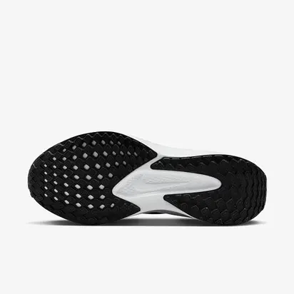 Кросівки Nike WMNS QUEST 6, чорний з білим