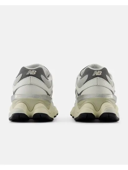Кросівки жіночі New Balance 9060