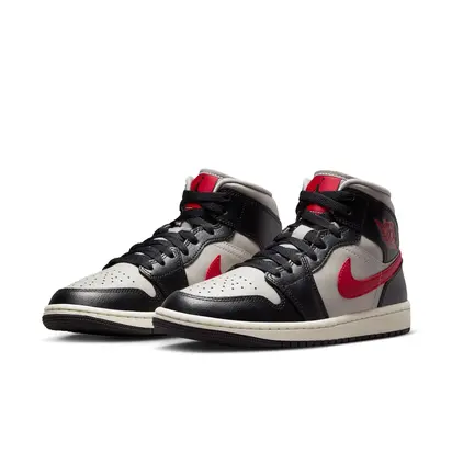 Кросівки AIR JORDAN AIR 1 MID SHOES WHITE/BLACK