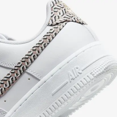 Кросівки Nike WMNS AIR FORCE 1 LX, білий