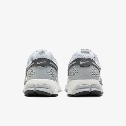 Кросівки Nike Wmns Zoom Vomero 5 