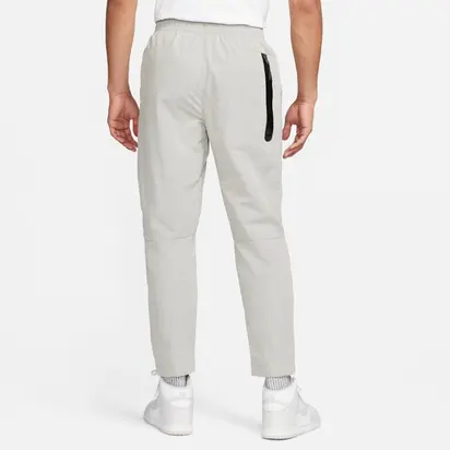Штани Nike Sportwear Tech Essentials