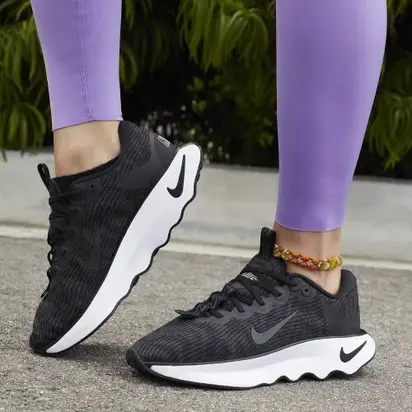 Кросівки Nike WMNS MOTIVA