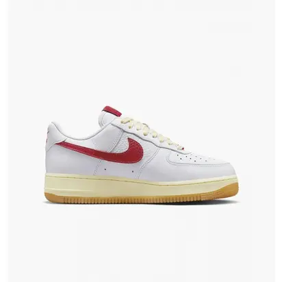 Кросівки Nike WMNS AIR FORCE 1 07, білий