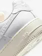 Кросівки Nike WMNS AIR FORCE 1 LO PRM, білий з бежевим