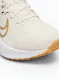 Кросівки Nike WMNS QUEST 6, бежевий з золотистим