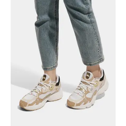 Кросівки Adidas Astir