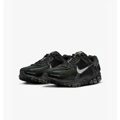 Кросівки Nike ZOOM VOMERO 5