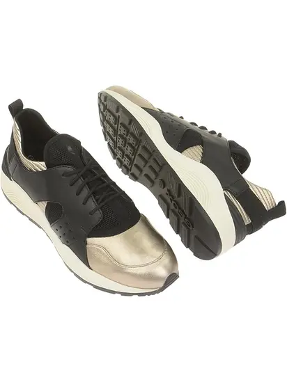 Кросівки Geox Women's Womayaplus3 Walking Shoe