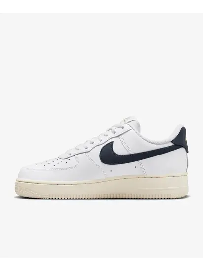 Кросівки жіночі Nike Air Force 1 '07 Flyease ()