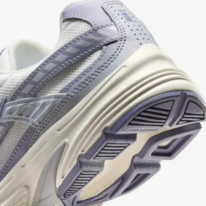 Кросівки Nike WMNS INITIATOR, білий з бузковим