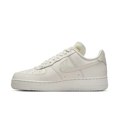 Кросівки Nike WMNS AIR FORCE 1 LO PRM, кремовий