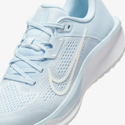 Кросівки Nike WMNS QUEST 6, блакитний з білим