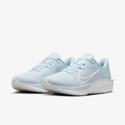 Кросівки Nike WMNS QUEST 6, блакитний з білим
