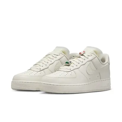 Кросівки Nike WMNS AIR FORCE 1 LO PRM, кремовий