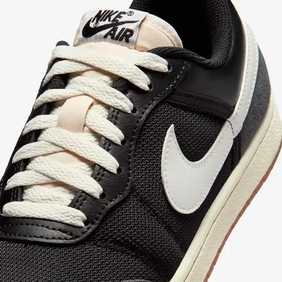 Кросівки Jordan WMNS AIR SKYLINE LOW, чорний з білим