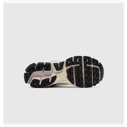 Кросівки Nike Zoom Vomero 5