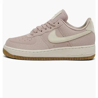Кросівки жіночі Nike Air Force 1 07 NN 38