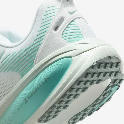 Кросівки W Nike W Air Zoom Vomero 18