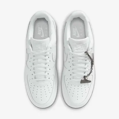 Кросівки жіночі Nike Air Force 1 '07 Low ()
