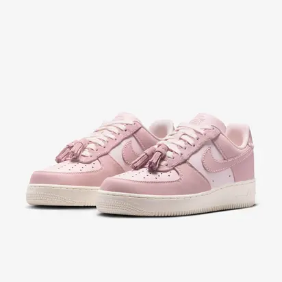 Кросівки Nike WMNS AIR FORCE 1 07